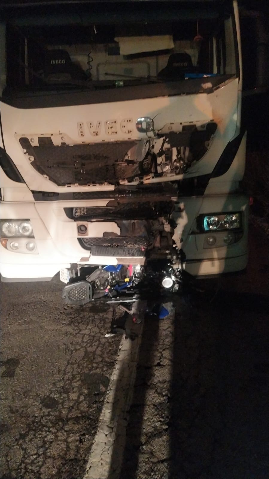 Acidente entre moto e carreta deixa homem morto na BR-393, em Vassouras