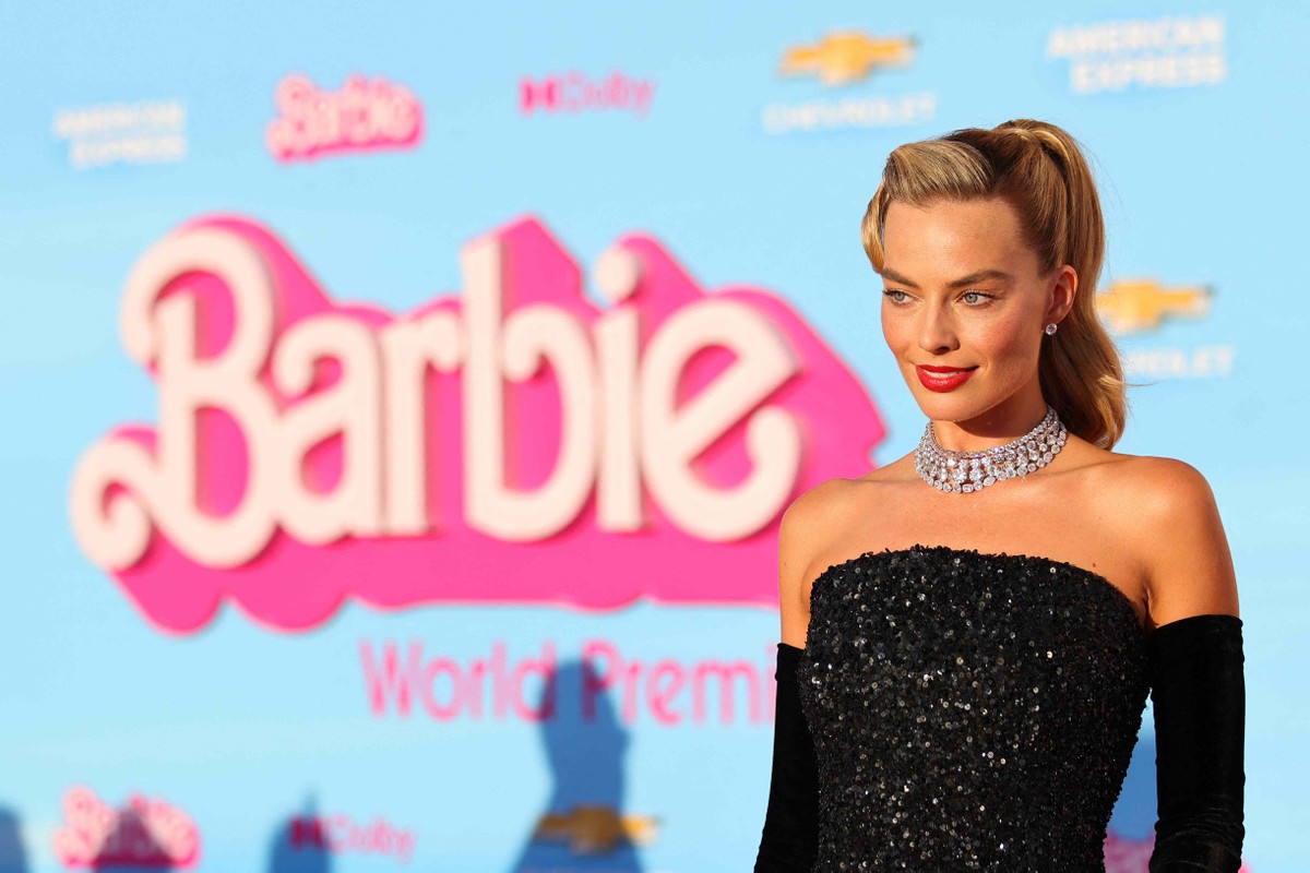 Primeira trailer de Barbie mostra Margot Robbie em tamanho gigante e  mundo cheio de cores; confira