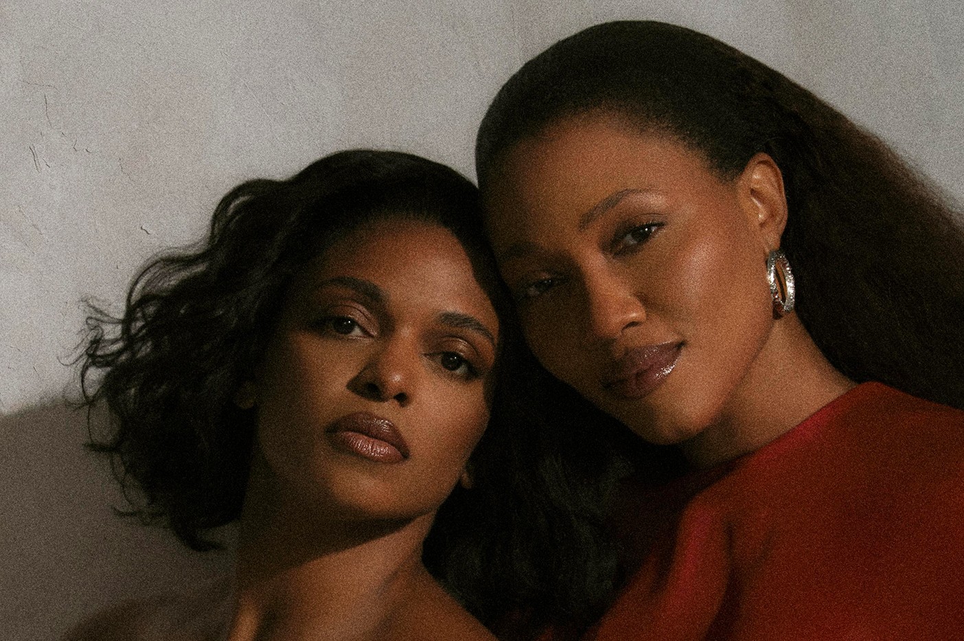 Thami faz feats com Luedji Luna e com Rashid no segundo álbum, 'Relevuras'