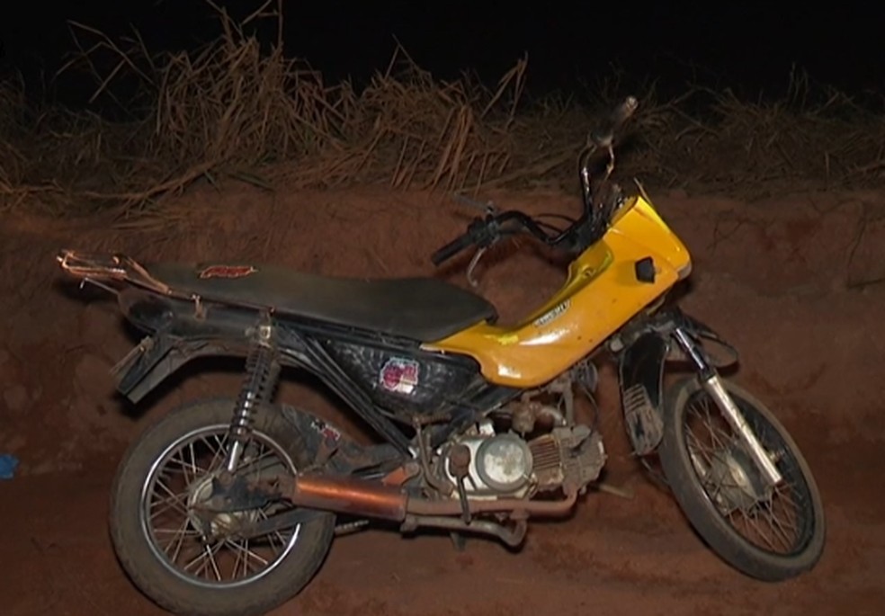 Moto em que vítima seguia — Foto: Reprodução/TV Cabo Branco