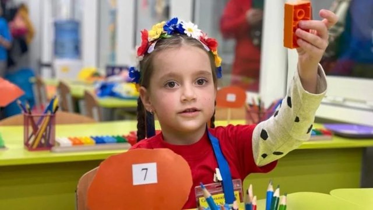 Guerra na Ucrânia: as escolas que mudaram para o subterrâneo para continuar funcionando