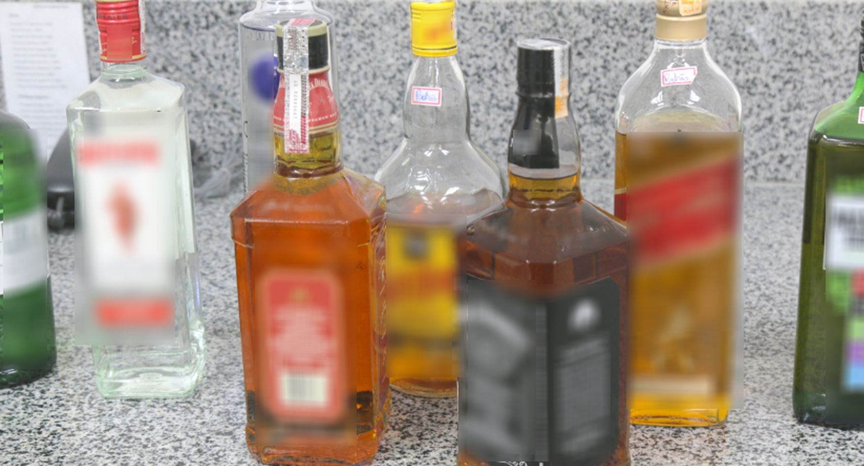 200 litros de bebidas alcoólicas são periciadas após suspeita de adulteração em Poço Redondo