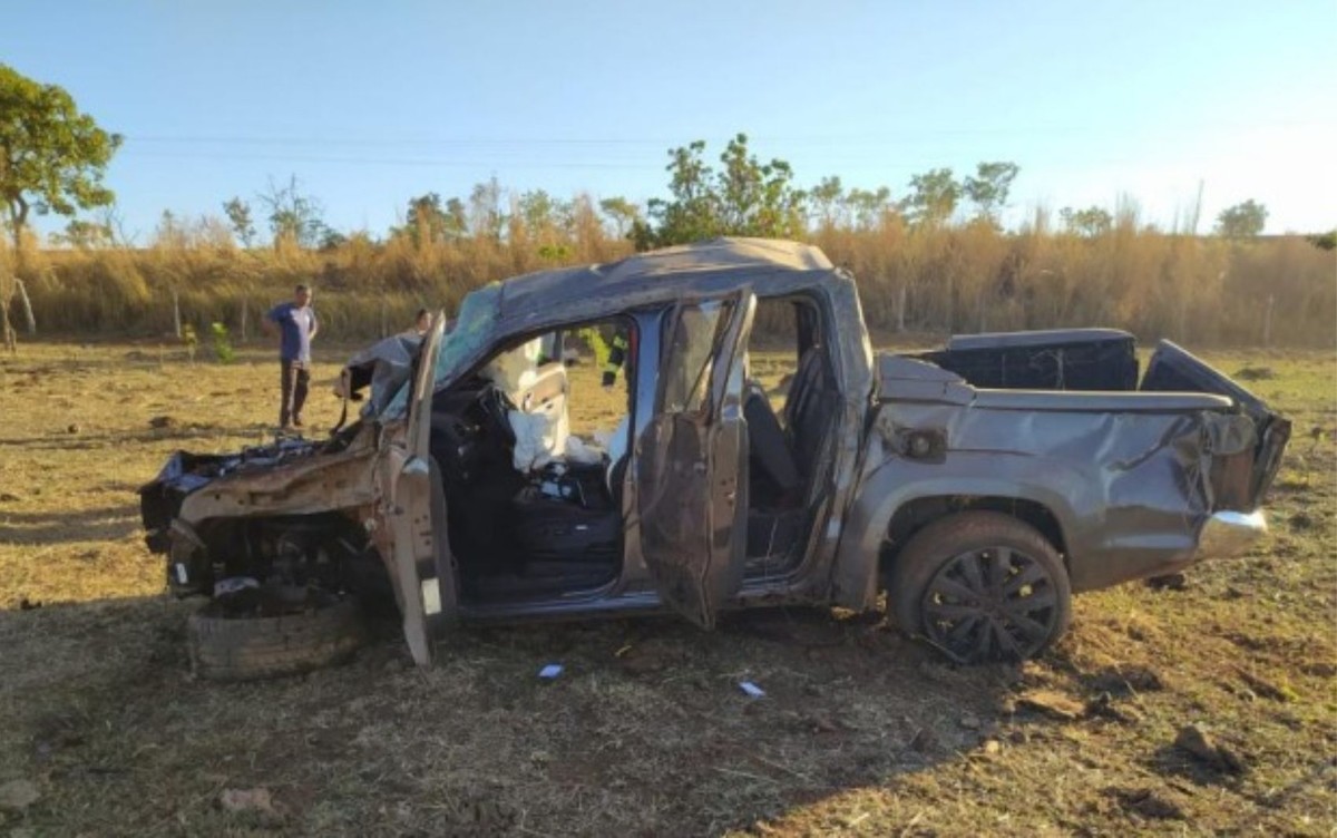 Homem Morre E Jovem Fica Ferida Após Caminhonete Capotar Na Go 010 Em Silvânia Trânsito Go G1