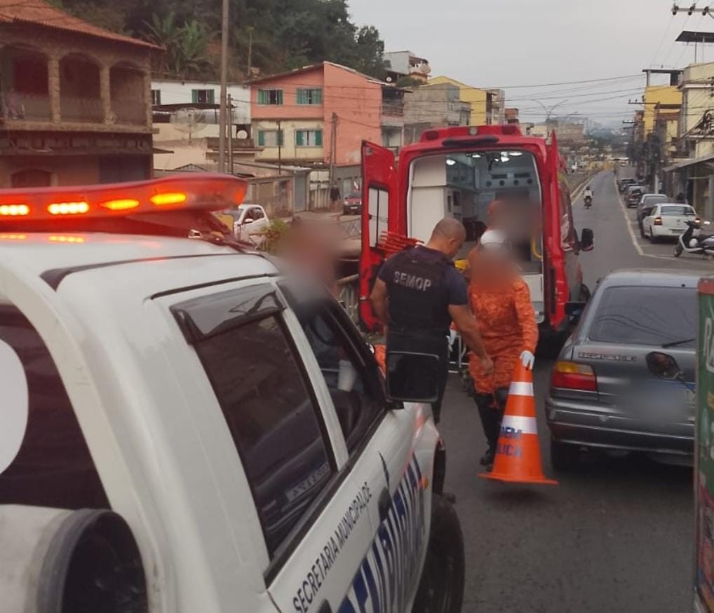 Mulher é atropelada por moto em Volta Redonda 
