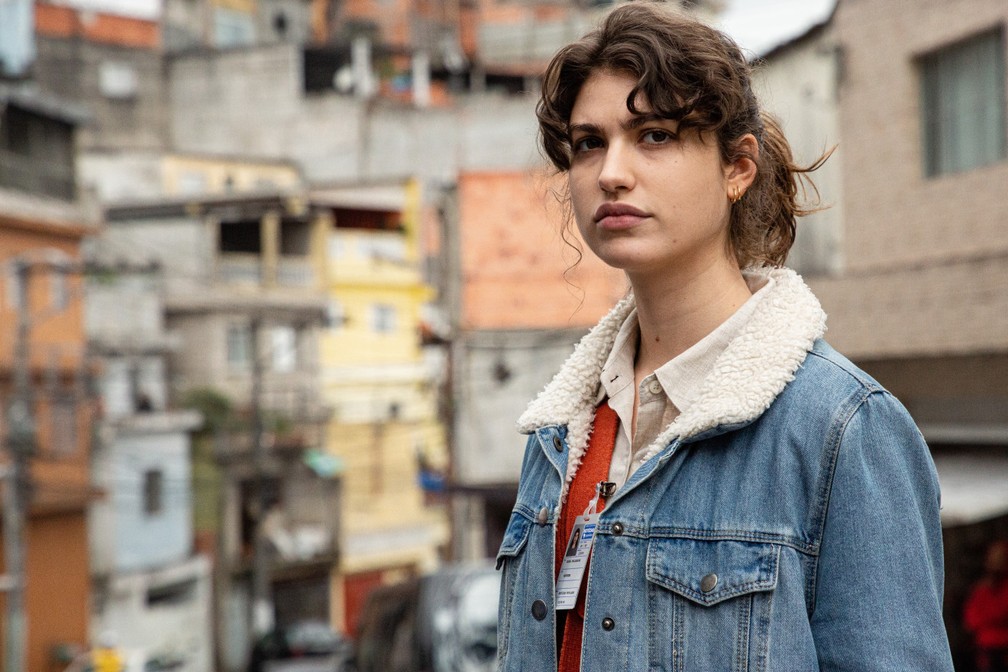 Giovanna Grigio em cena de 'Maníaco do Parque' — Foto: Divulgação