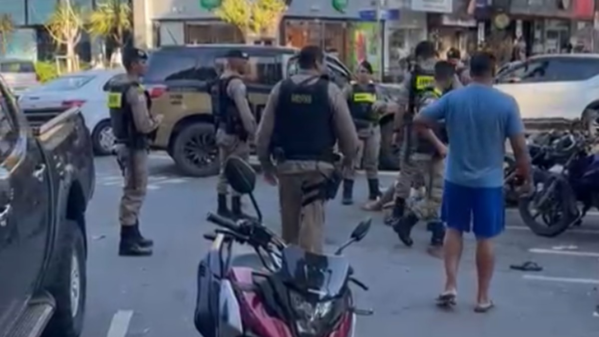 Perseguição na BR-381 termina com cinco presos e apreensão de quase 20 quilos de maconha