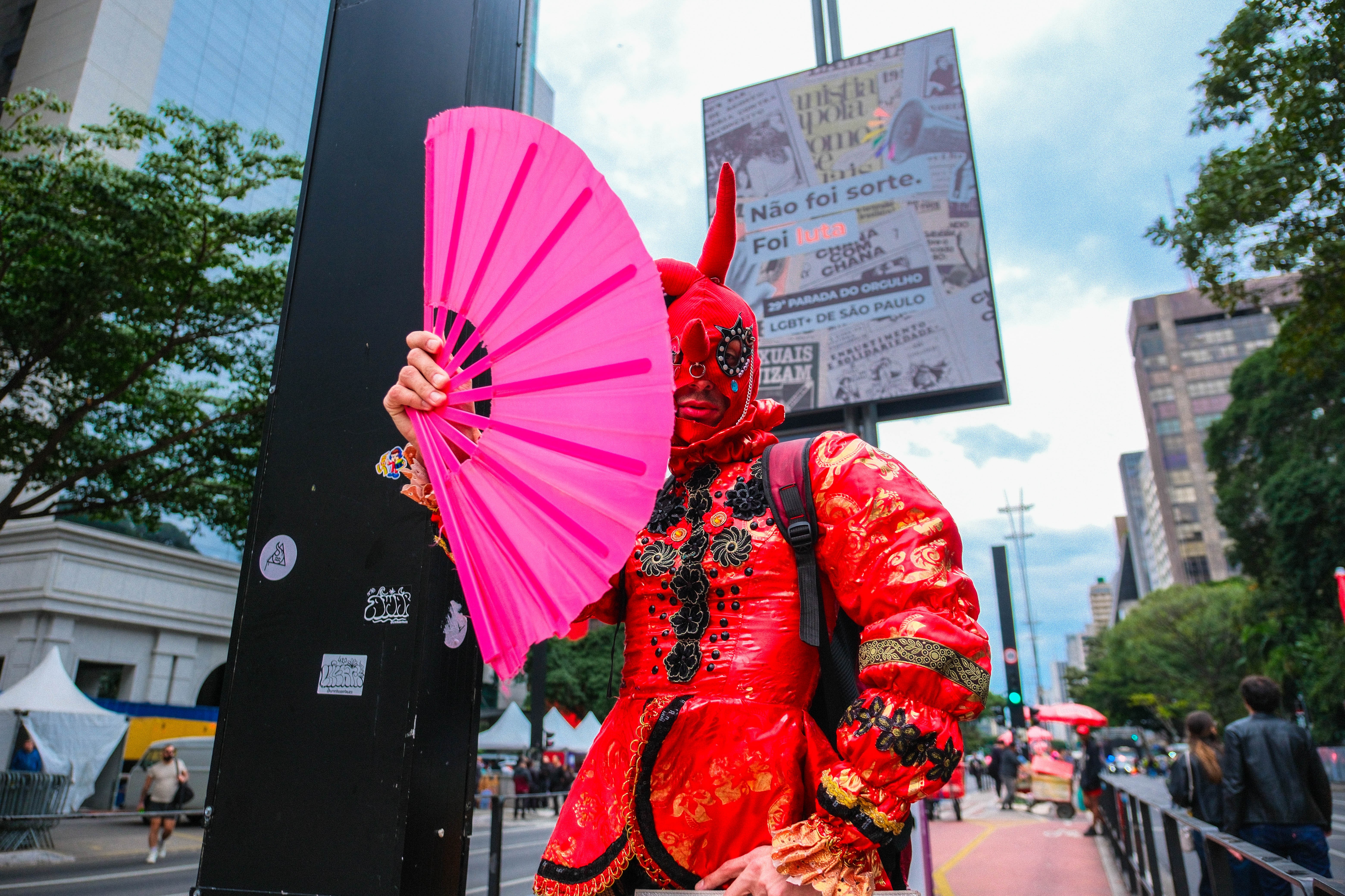 FOTOS: 29ª Parada do Orgulho LGBT+ colore a Av. Paulista em SP, e celebra o amor e o envelhecimento 