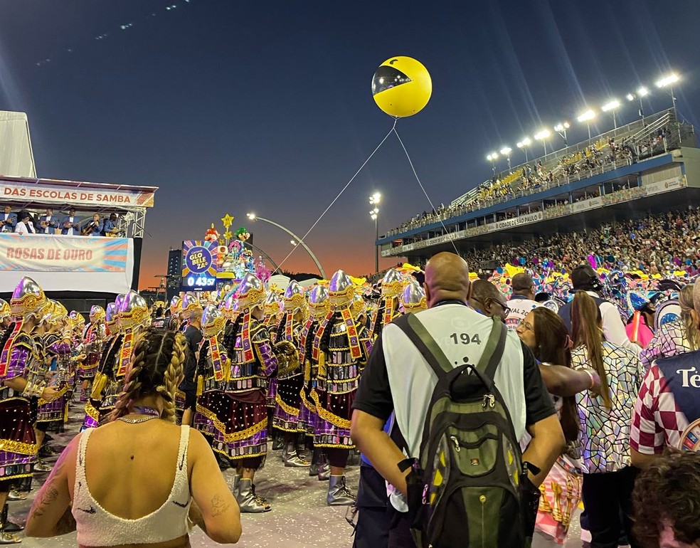 Balão de PacMan da Rosas de Ouro — Foto: Deslange Paiva/g1