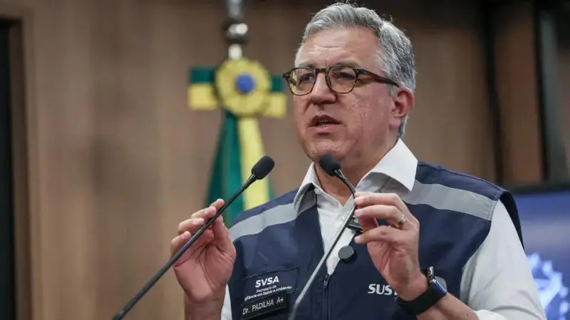 Padilha admite insatisfação com longas filas no SUS e promete 'maior mobilização para resolver esse problema'