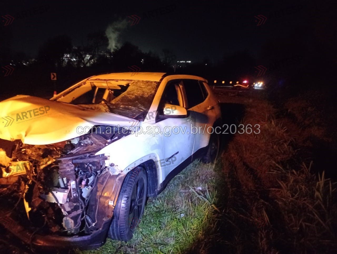 Motorista invade pista contrária, bate de frente contra carro e dois morrem em rodovia de Laranjal Paulista