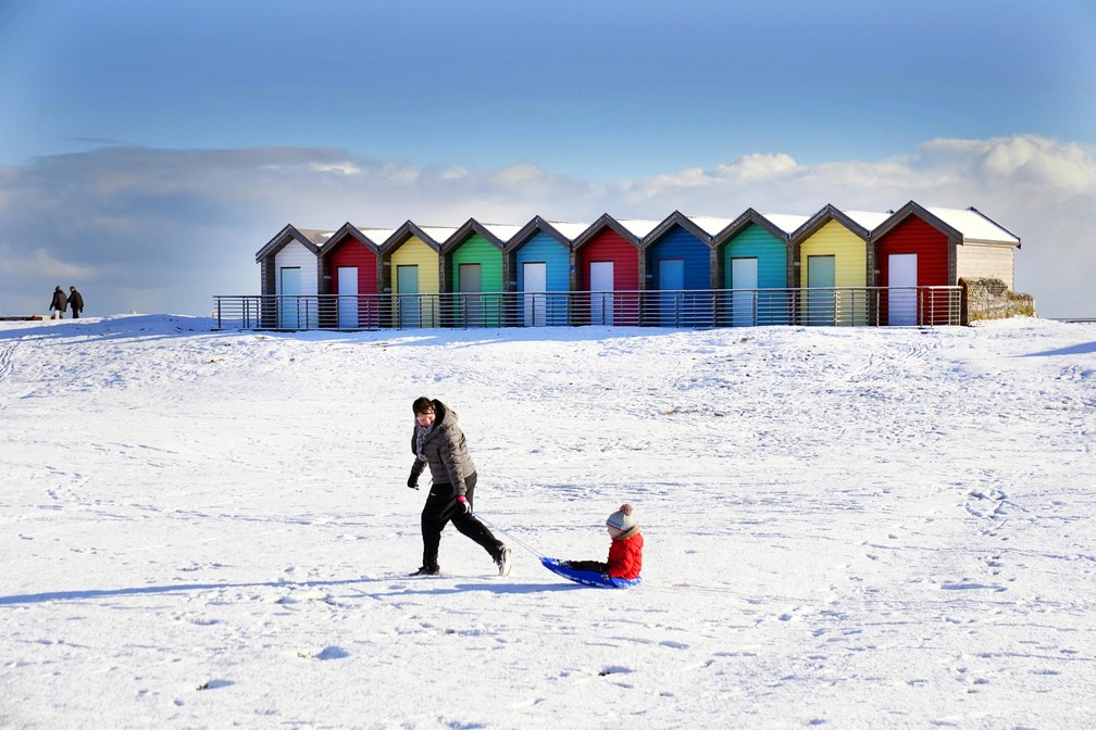 'Cabanas de praia cobertas de neve' por Owen Humphreys. Local da foto: Blyth, Northumberland, Inglaterra. — Foto: Royal Meteorological Society/Owen Humphreys
