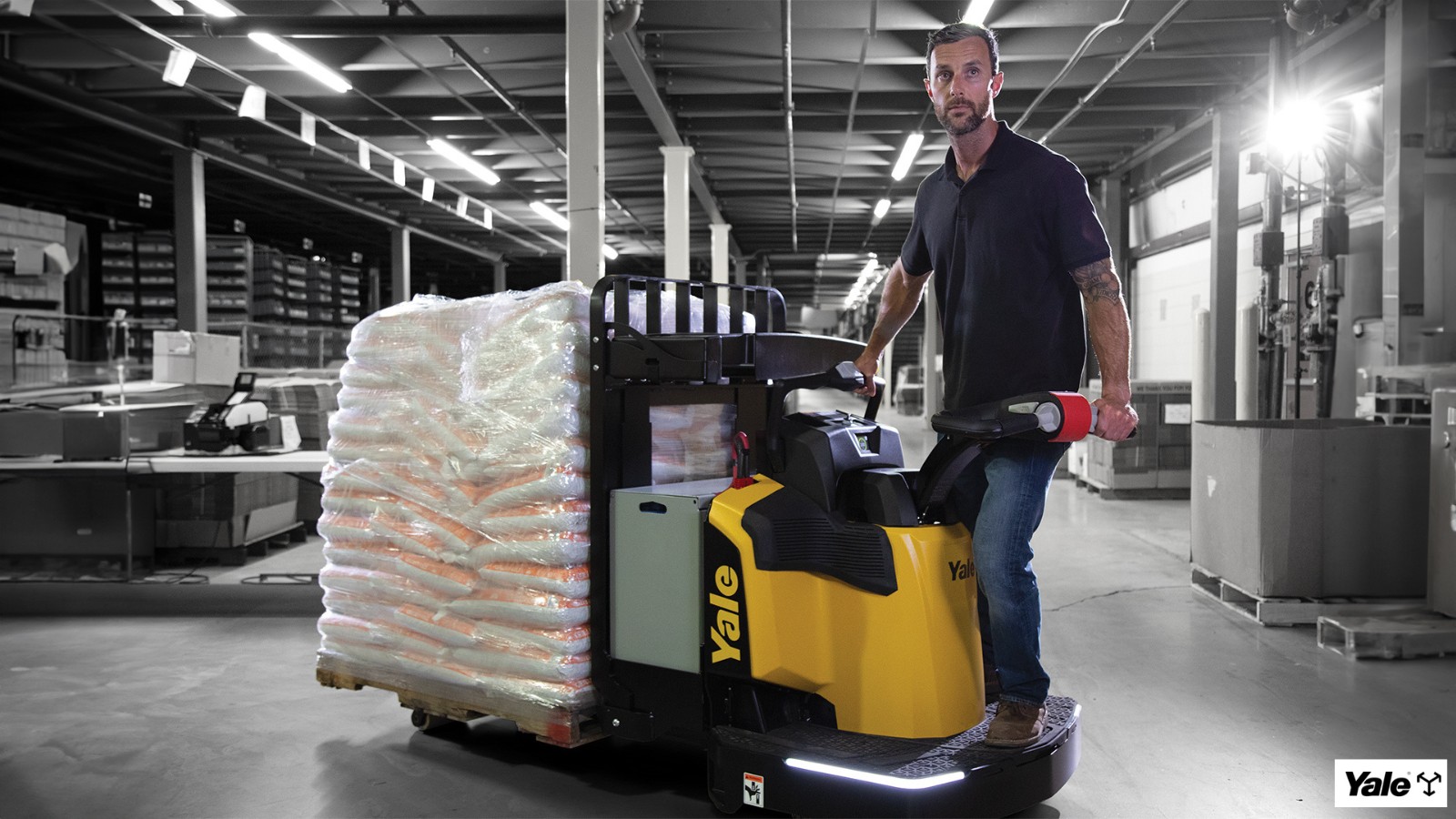 Transpaleteiras Yale® entregam eficiência na movimentação de materiais em docas