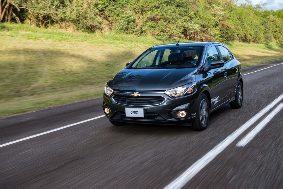 Chevrolet Onix de 2017, último facelift relevante do modelo — Foto: divulgação/GM