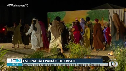 Encenação da Paixão de Cristo reúne fiéis na Praça dos Girassóis, em Palmas