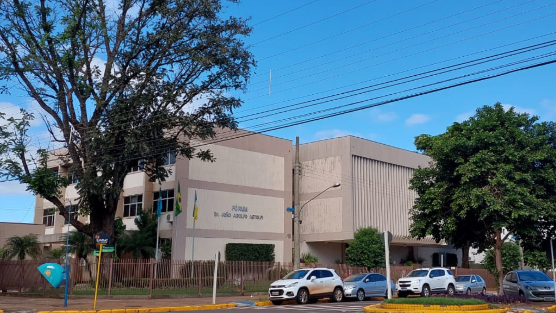 Justiça condena estudante por espancar médico em boate de MS