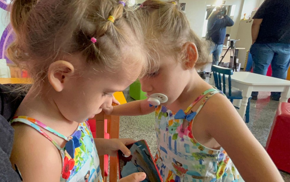 Gêmeas Heloá e Valentina, separadas após cirurgia em Goiânia, Goiás — Foto: Michel Gomes/g1 Goiás