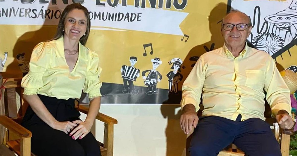 A vice-prefeita de Limoeiro do Norte, Dilmara Amaral, e seu pai, João Dilmar, que é ex-prefeito da cidade — Foto: Reprodução