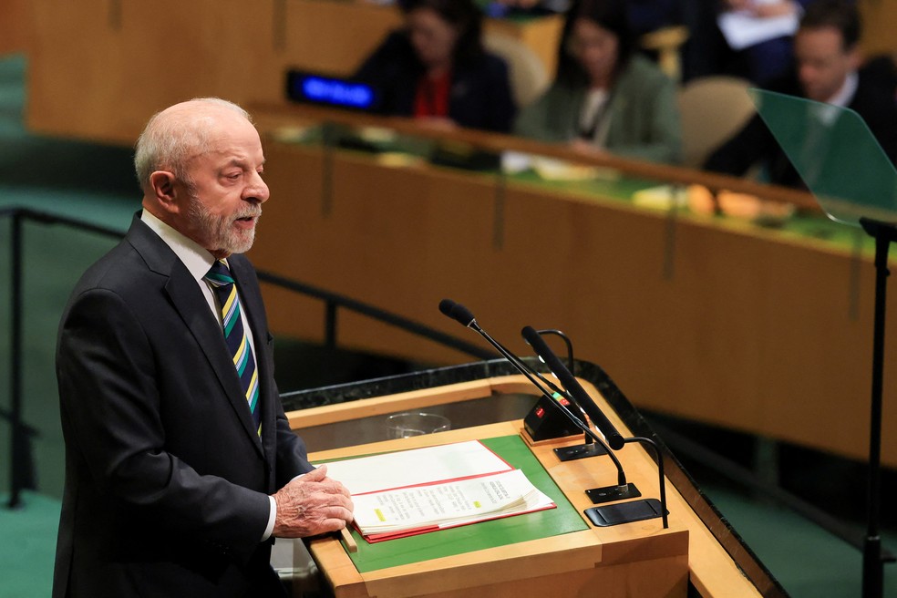 O presidente do Brasil, Luiz Inácio Lula da Silva, discursa na 81ª Assembleia Geral das Nações Unidas, na sede da ONU, em Nova York, EUA, em 22 de setembro de 2026 — Foto: Brendan McDermid/Reuters