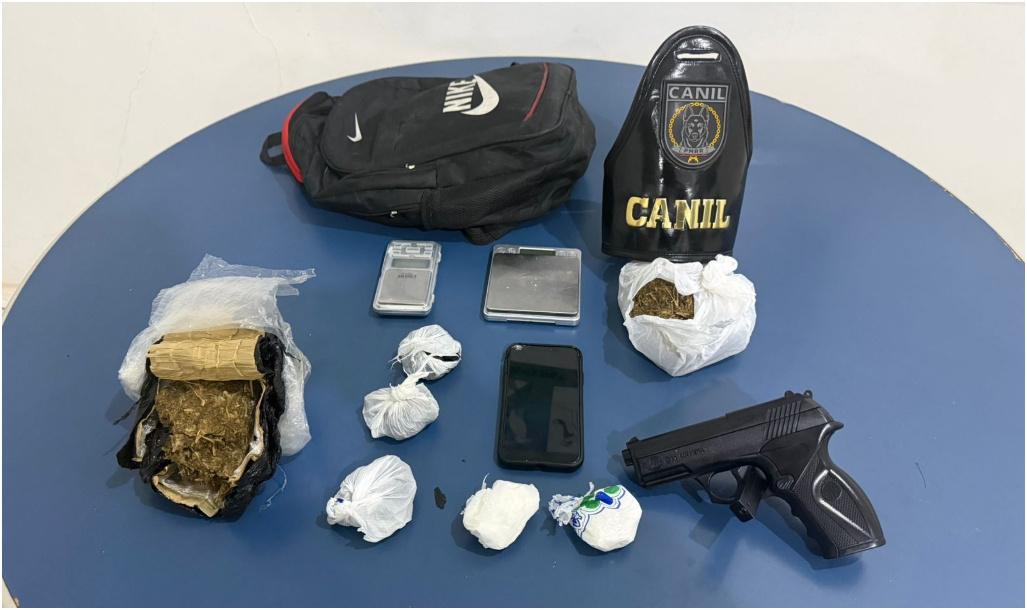 Jovem é preso com skunk e cocaína no Paraviana 