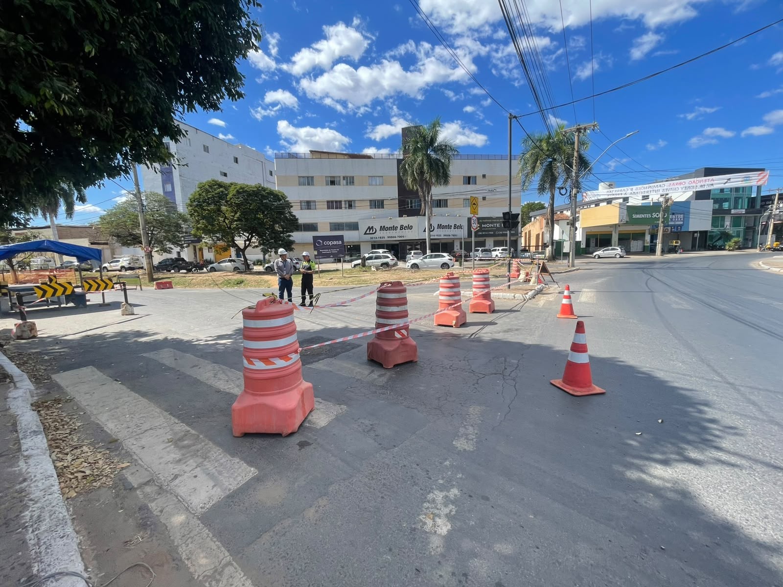 Avenida de Montes Claros é interditada para realização de obra da Copasa