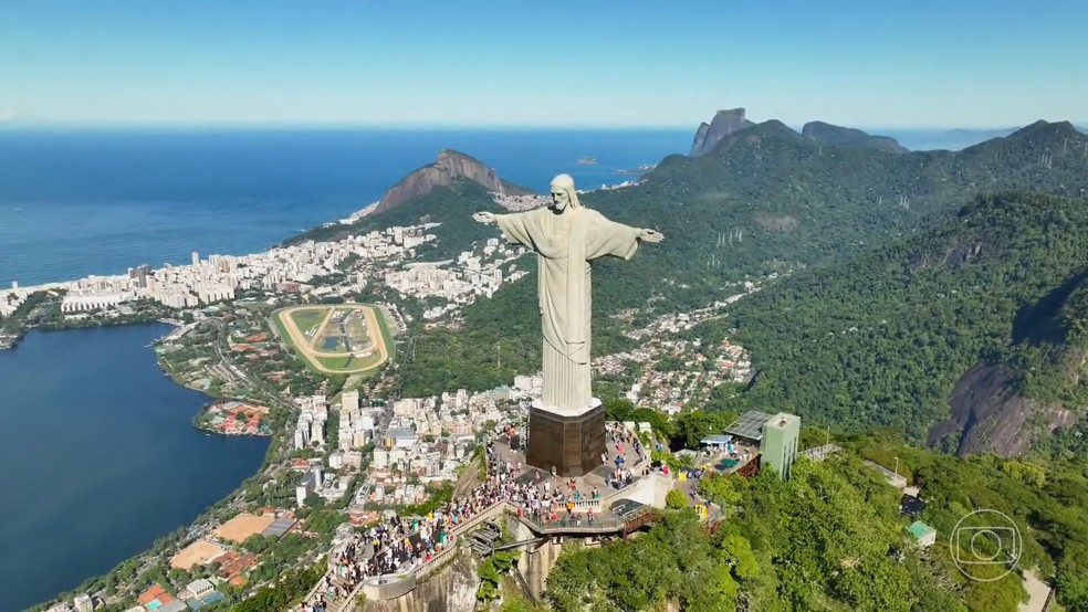 Vista aérea do Cristo Redentor, no Rio de Janeiro — Foto: TV Globo/Reprodução