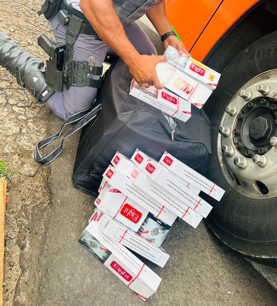 Com cigarros, chicletes, azeite e massageadores, homem tem itens apreendidos por contrabando em Presidente Prudente