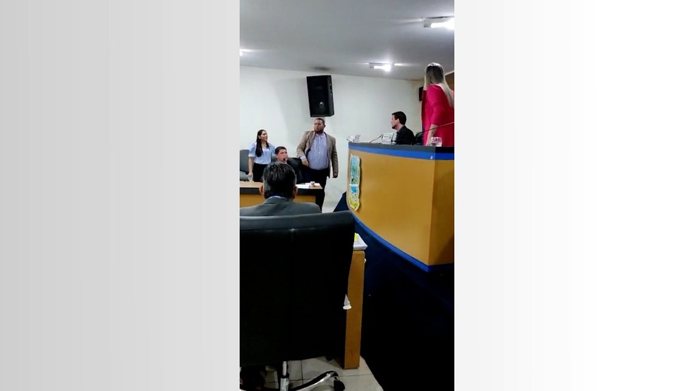 Vereadores discutem em reunião da Câmara de Miracema — Foto: Reprodução
