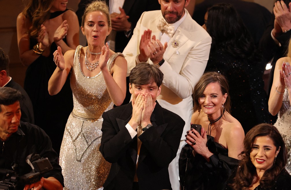 Cillian Murphy e Emily Blunt comemoram conquista de "Oppenheimer" como Melhor Filme no Oscar 2024 — Foto: REUTERS/Mike Blake