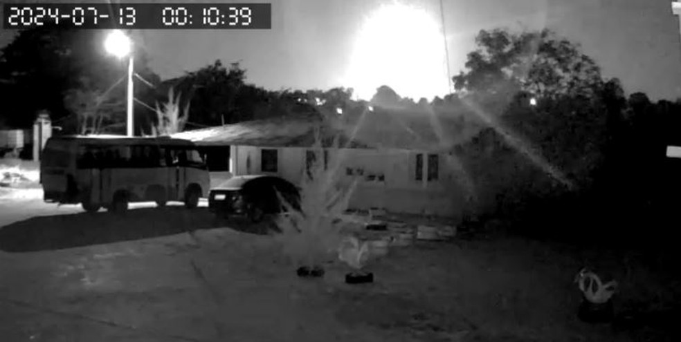 Passagem do meteoro registrada na zona rural de Ubajara, no Ceará. — Foto: Reprodução