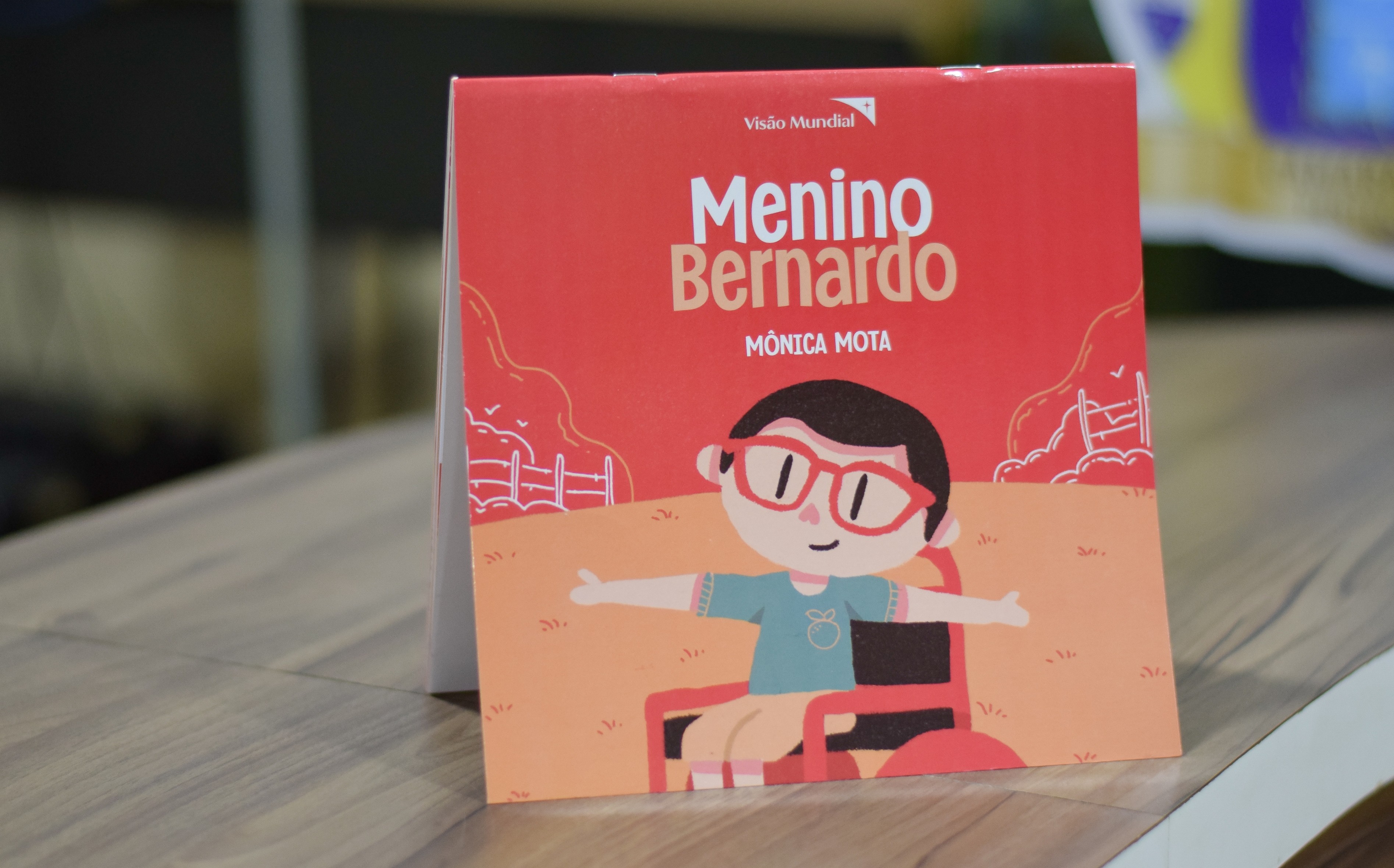 Sobrevivente de abuso na infância, cearense se torna ativista e lança livro sobre o tema: 'Literatura é instrumento poderoso'