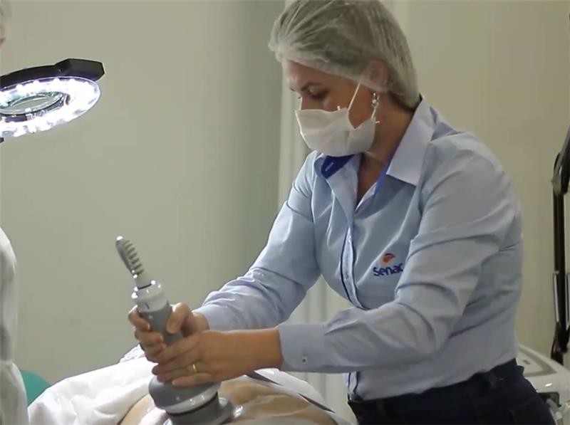 Curso superior em Estética e Cosmética prepara profissionais para mercado em alta