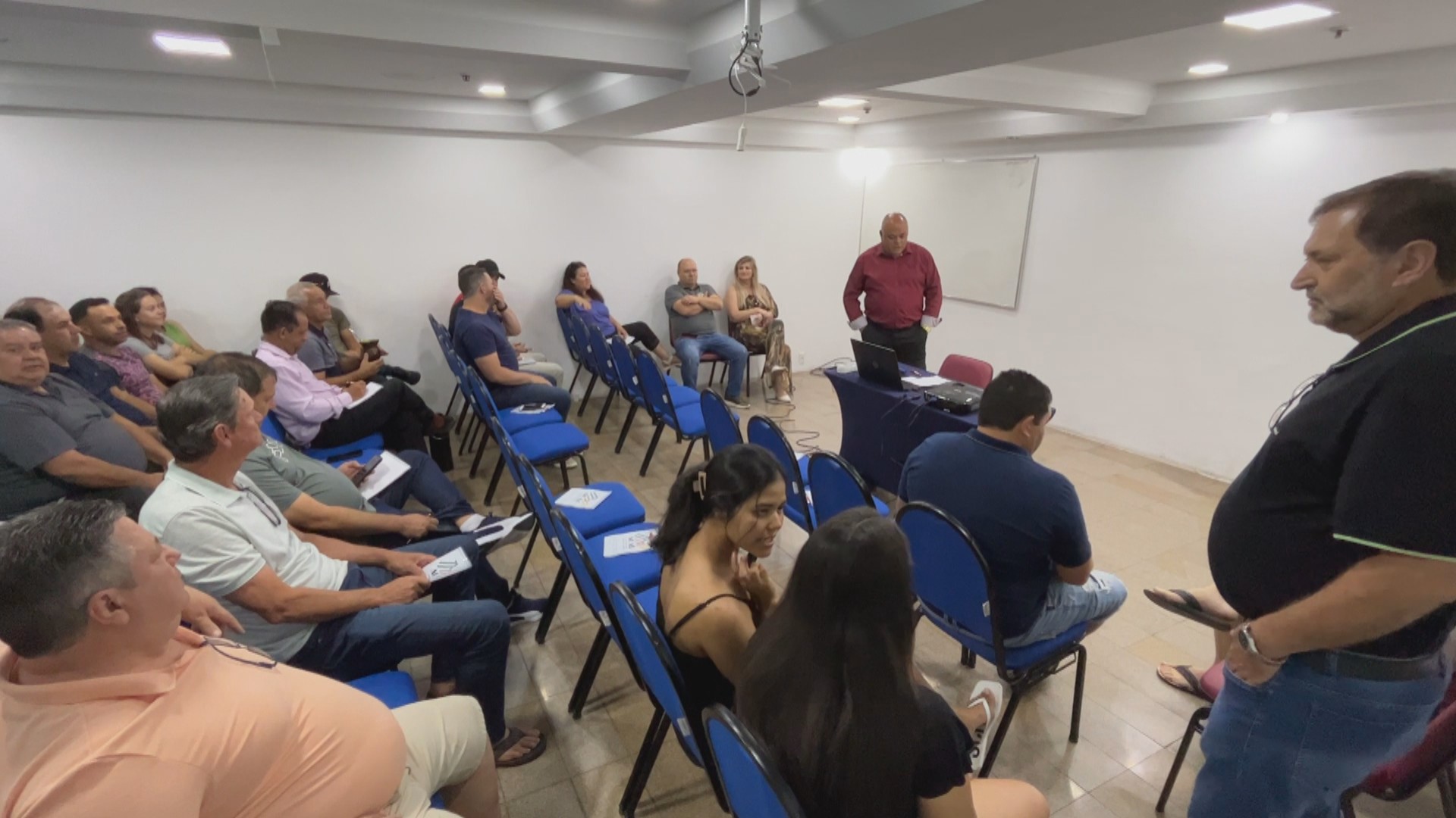 Vereadores não reeleitos no RS participam de cursos de qualificação em Porto Alegre; MP afirma que vai apurar caso