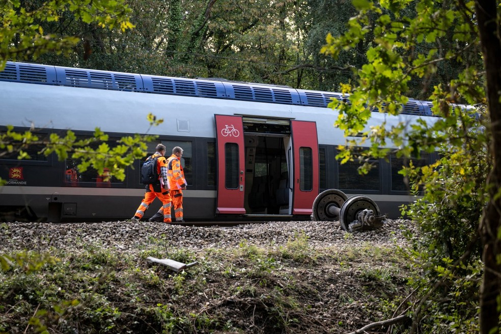Investigadores suspeitam que o descarrilamento de um trem com 186 passageiros na França foi resultado de sabotagem. — Foto: GUILLAUME SALIGOT / AFP