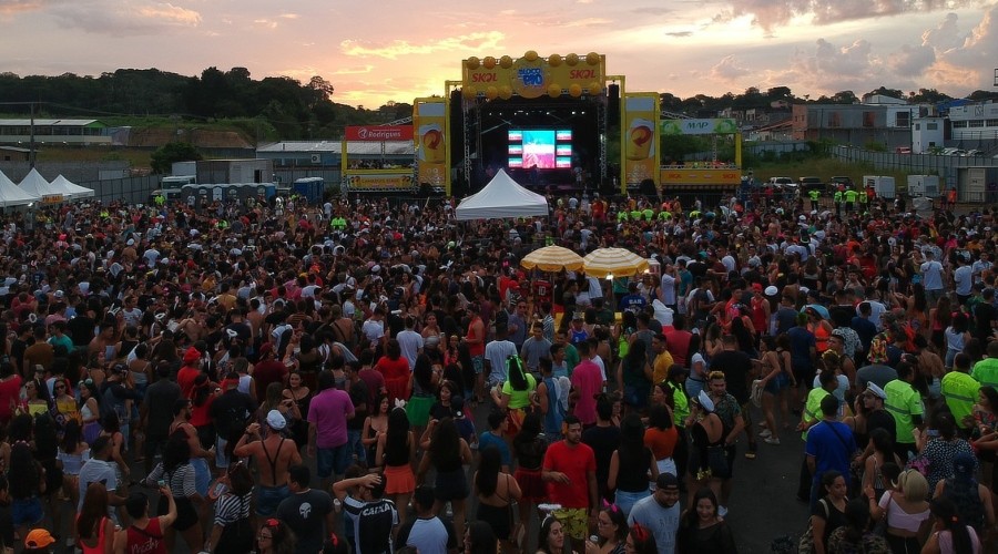 Bloco do Manaus Memes 2026 terá DJ Lorran e bois Caprichoso e Garantido na segunda de Carnaval