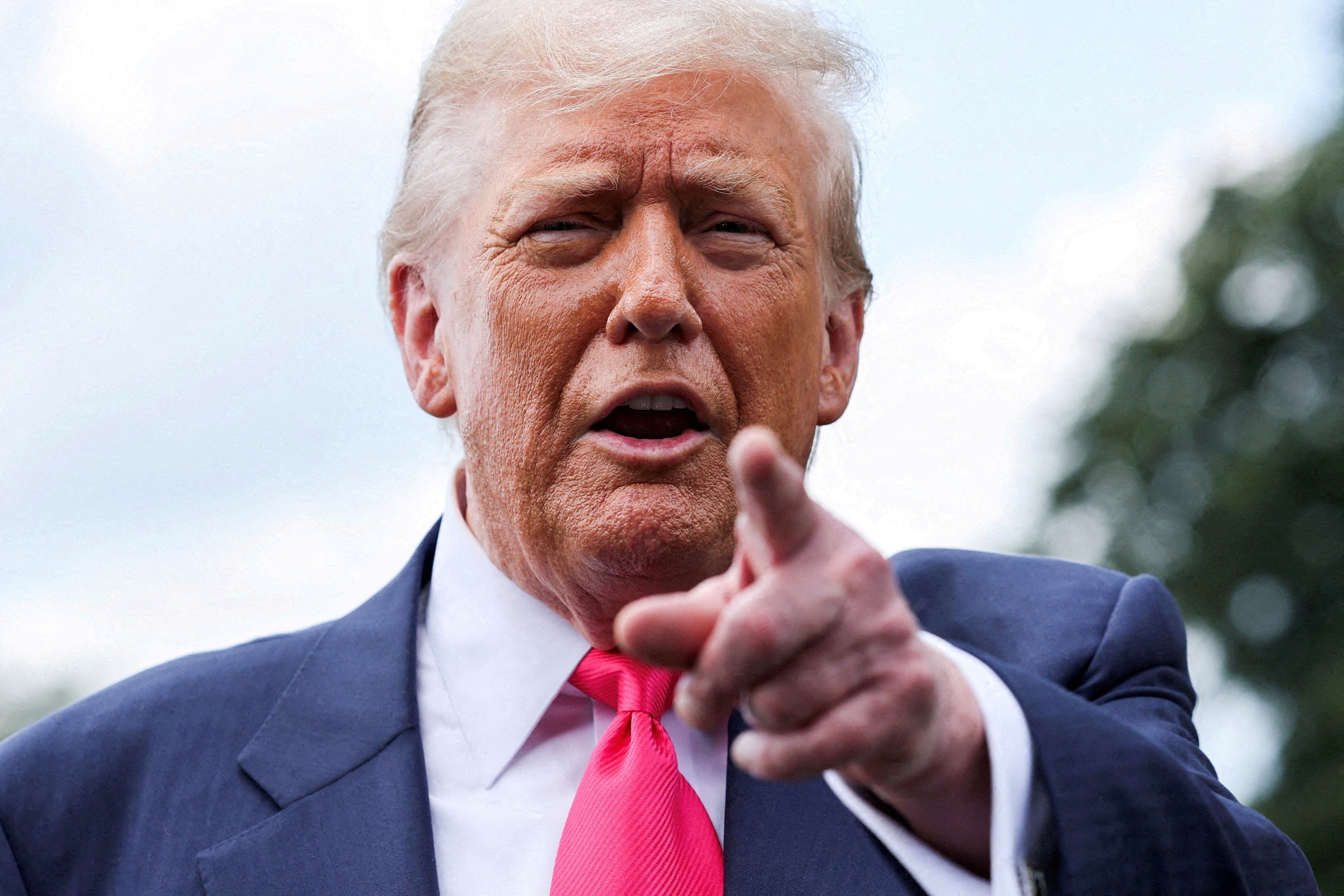 Menor variedade, preços mais altos: como as tarifas de Trump já prejudicam o Natal nos EUA