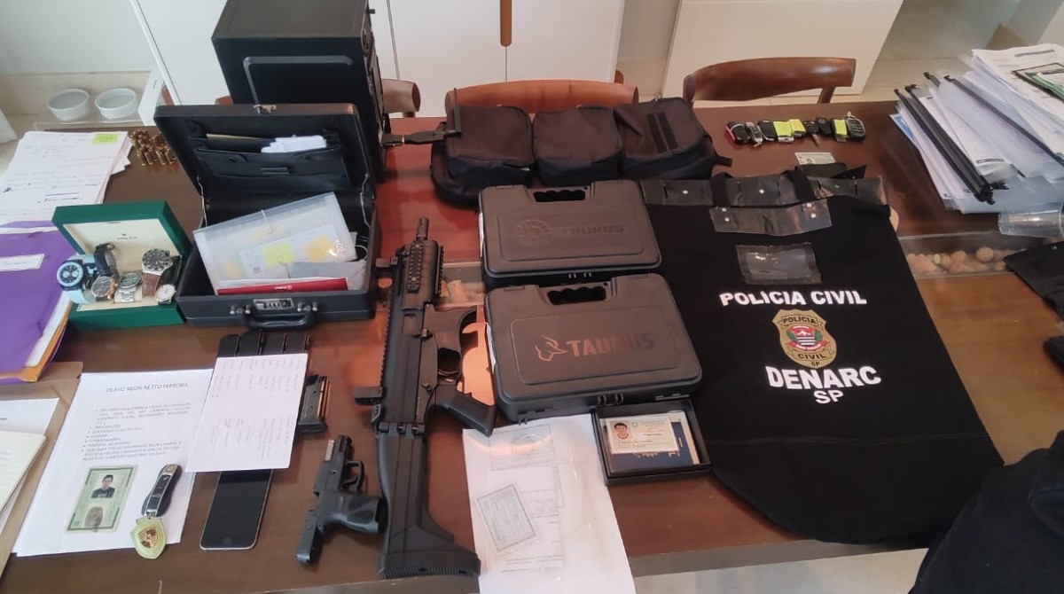 Operação da polícia de SP prende duas pessoas acusadas de tráfico de drogas e lavagem