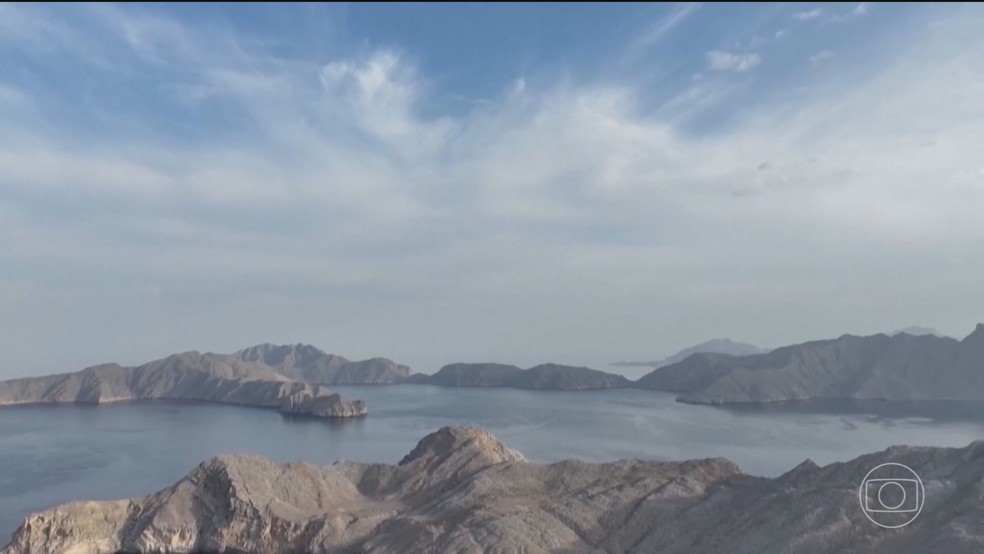 Irã reabre Estreito de Ormuz após cessar-fogo no Líbano — Foto: Jornal Nacional/ Reprodução