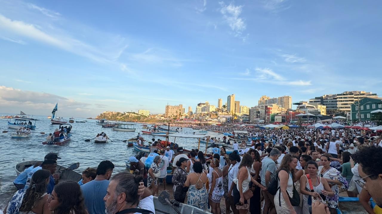 Festejos de Iemanj&aacute; &mdash; Foto: Camila Oliveira/ TV Bahia