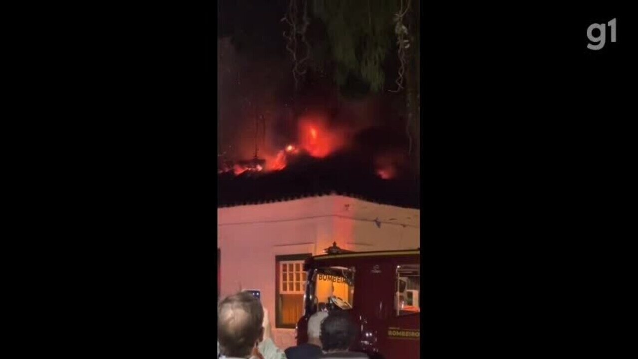 Restaurante pega fogo no Centro Histórico, em Paraty