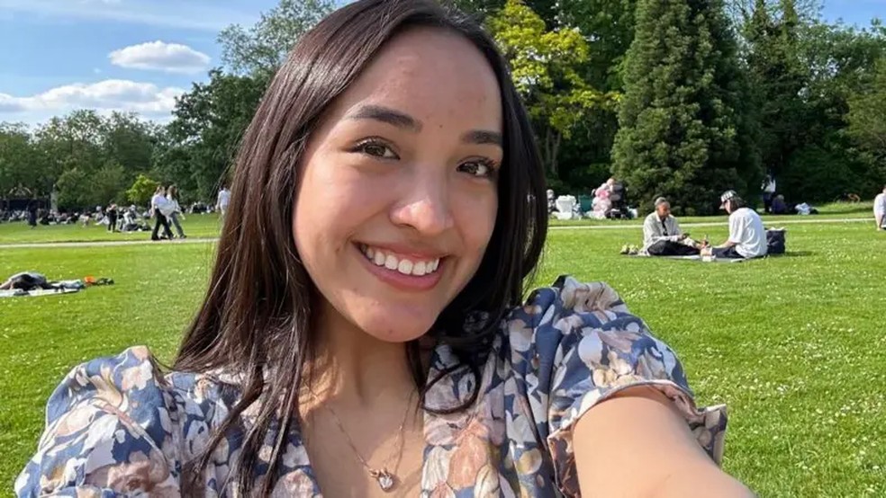 Alexandra Flores terminou, em junho deste ano, a graduação em marketing de moda e jornalismo na Universidade Metropolitana de Londres — Foto: Alexandra Flores