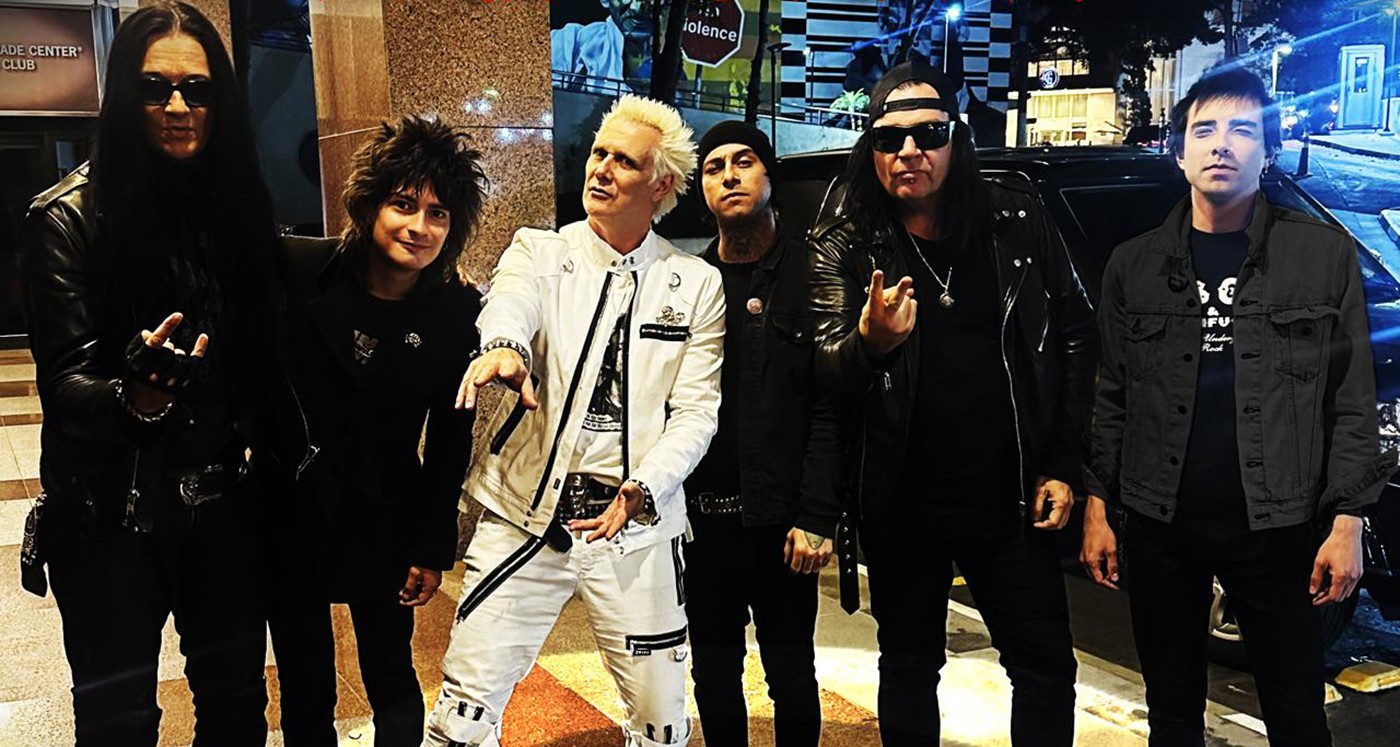 Supla recicla, ao lado de Bazie, Jyrki e Os Punks de Boutique, música lançada há 30 anos com a banda Psycho 69