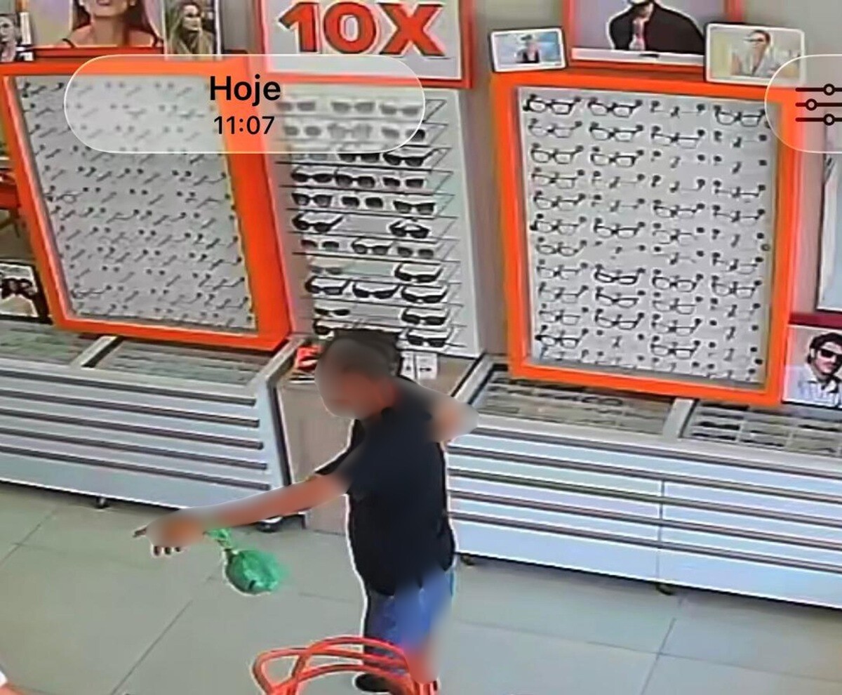 Homem é preso suspeito por roubo em ótica em Itaperuna; câmeras registraram a ação