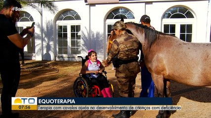 Terapia com cavalos auxilia no desenvolvimento de crianças com necessidades especiais