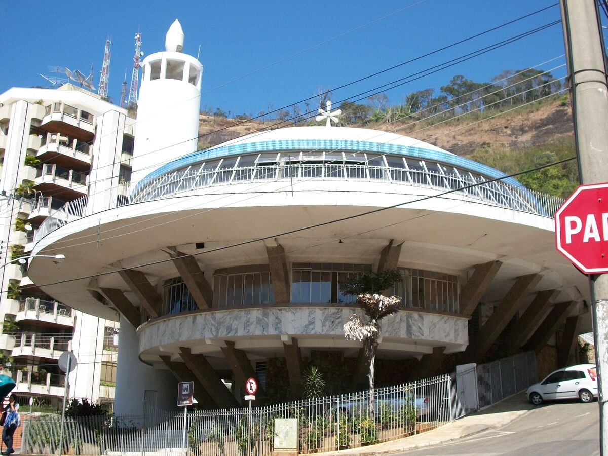 
'Igreja do Disco Voador': conheça a história do templo bizantino que chama atenção em Juiz de Fora