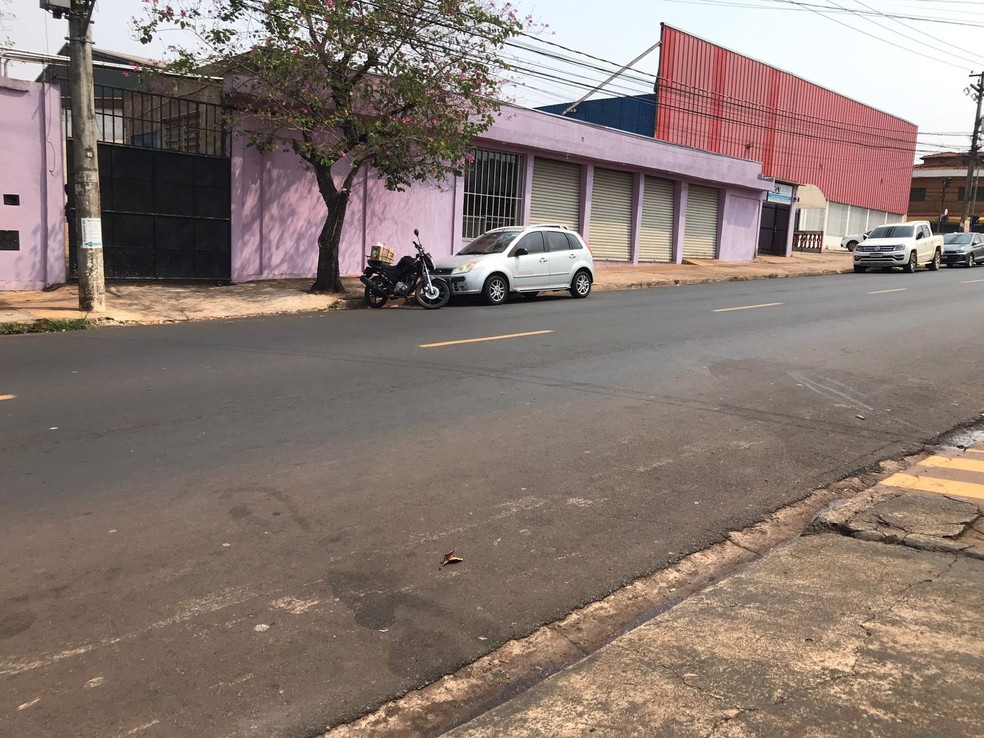 Rua Américo Batista, na zona norte de Ribeirão Preto, onde vereador Paulo Modas foi atropelado — Foto: Patrícia Bonelli/EPTV