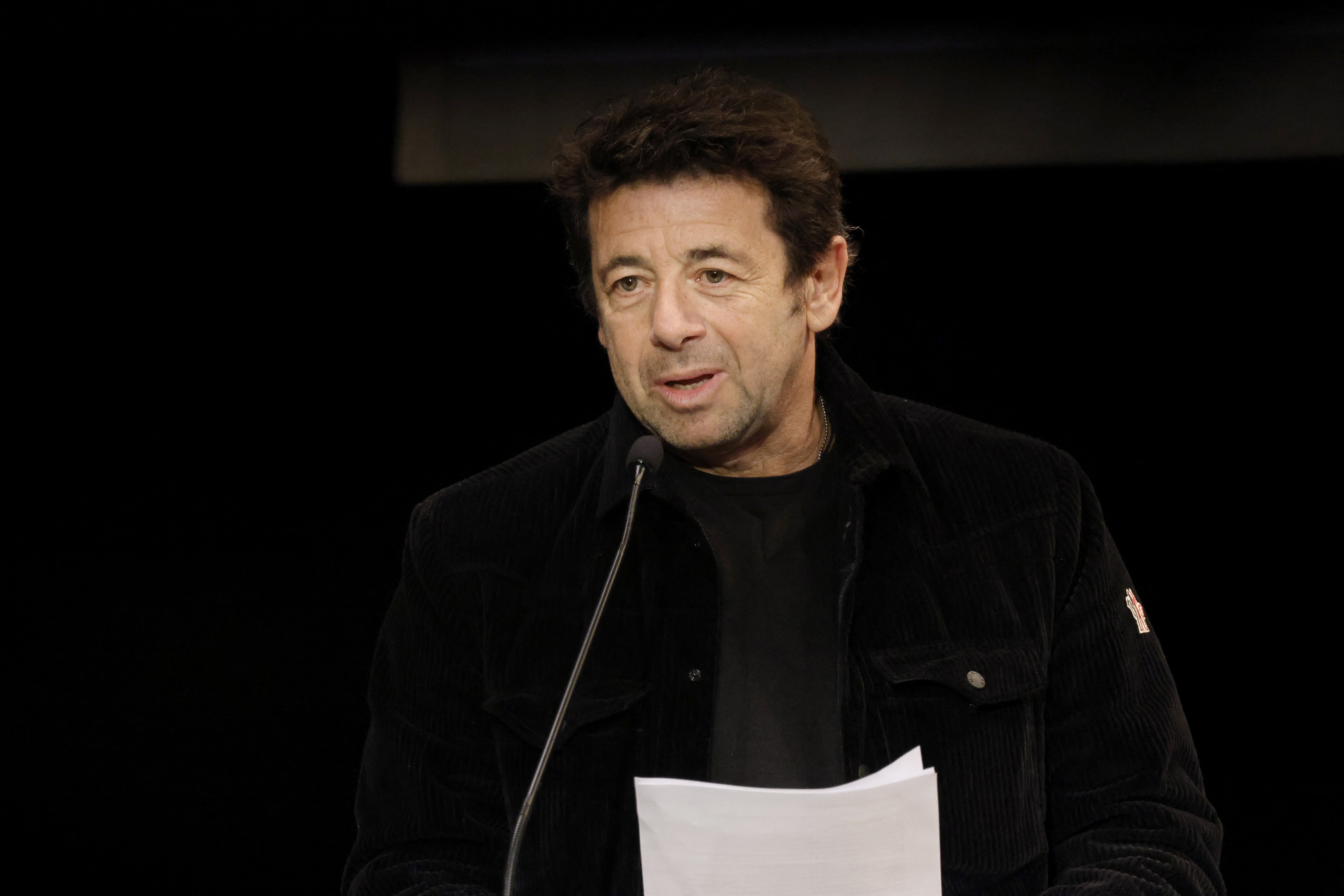 MP pede prisão do cantor francês Patrick Bruel por acusações