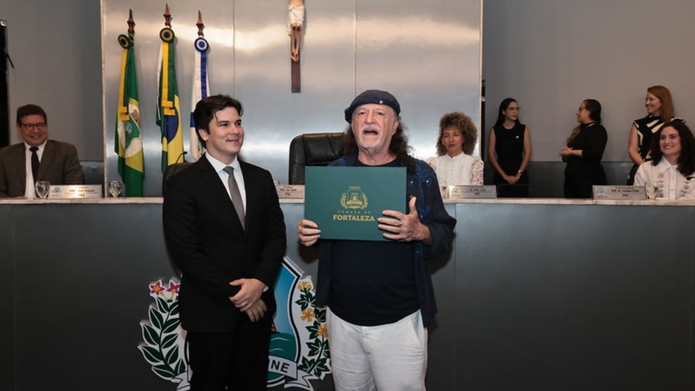 Alceu recebe homenagem em Fortaleza. — Foto: André Lima/CMFor.
