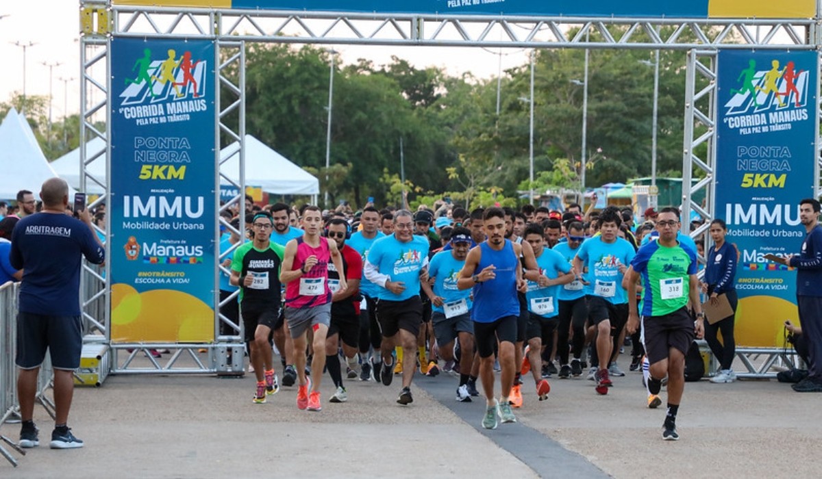 Trânsito terá mudanças no fim de semana na Ponta Negra por corridas de 5 km e 10 km em Manaus; confira