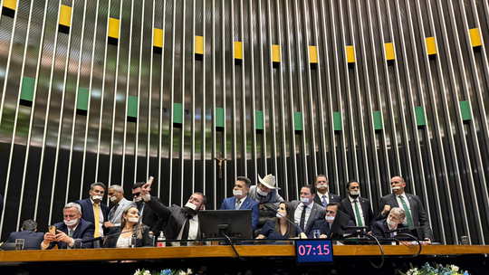 Ocupação no Senado faz sessão solene do Congresso mudar para auditório alternativo - Evento das Nações Unidas teria os trabalhos abertos com uma sessão solene do Congresso Nacional, que tradicionalmente ocorre no plenário. Mas, precisou mudar de lugar por conta da ocupação.