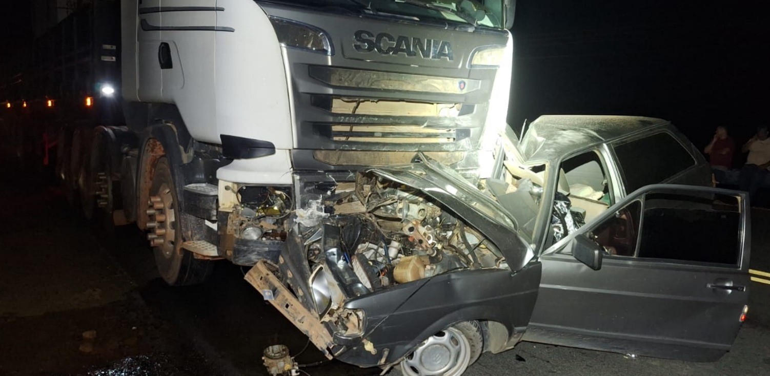Motorista morre após batida com caminhão na LMG-626